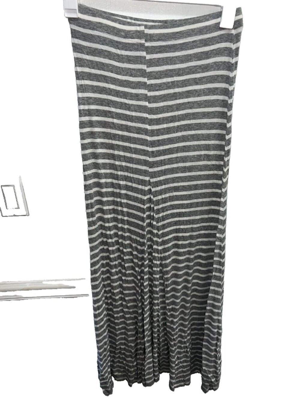 BCBGMaxazria womans skirt sz Small maxi long gray white stripped pull on